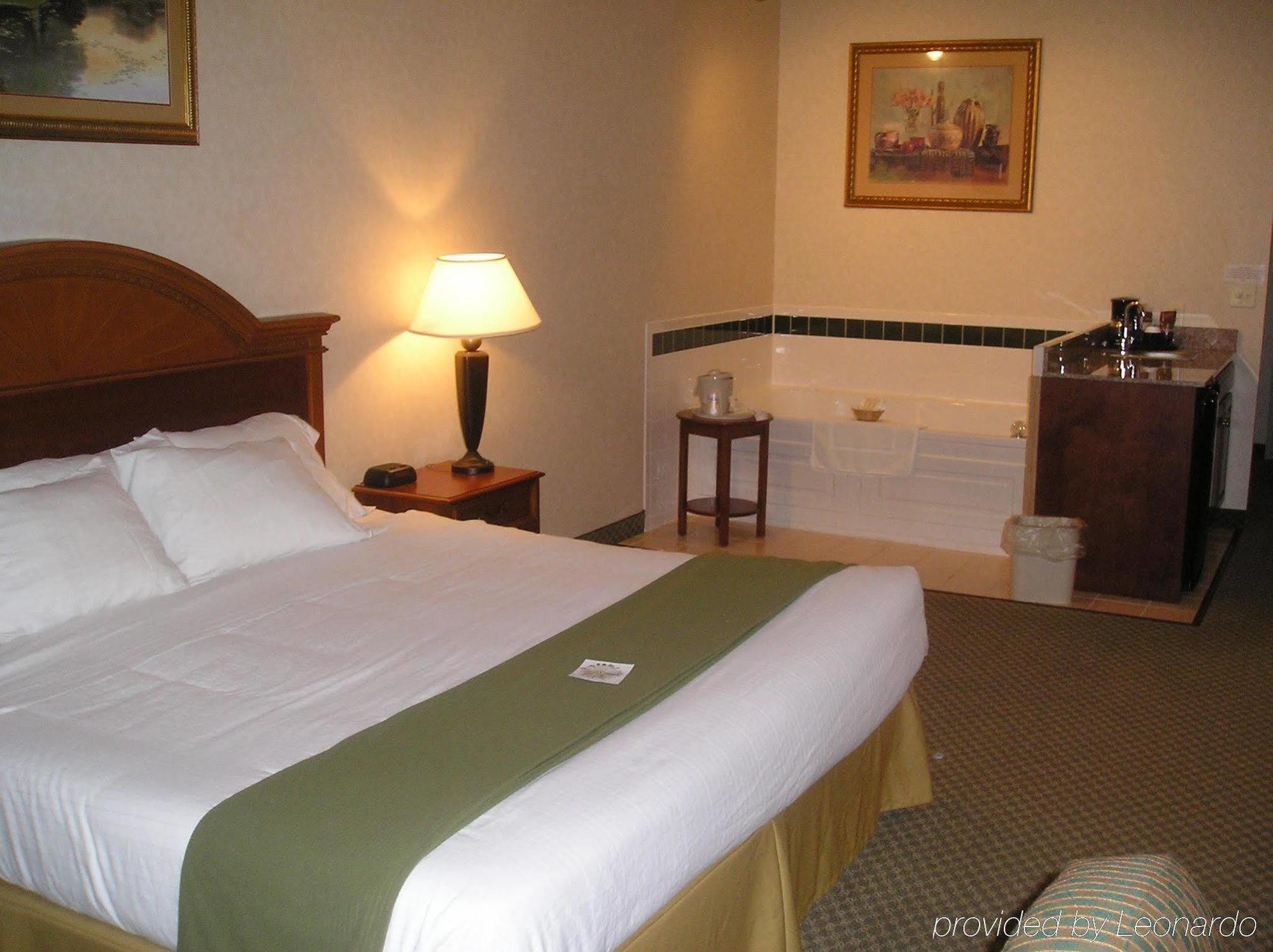 Holiday Inn Express Hotel & Suites Elkhart-South By Ihg Exterior foto