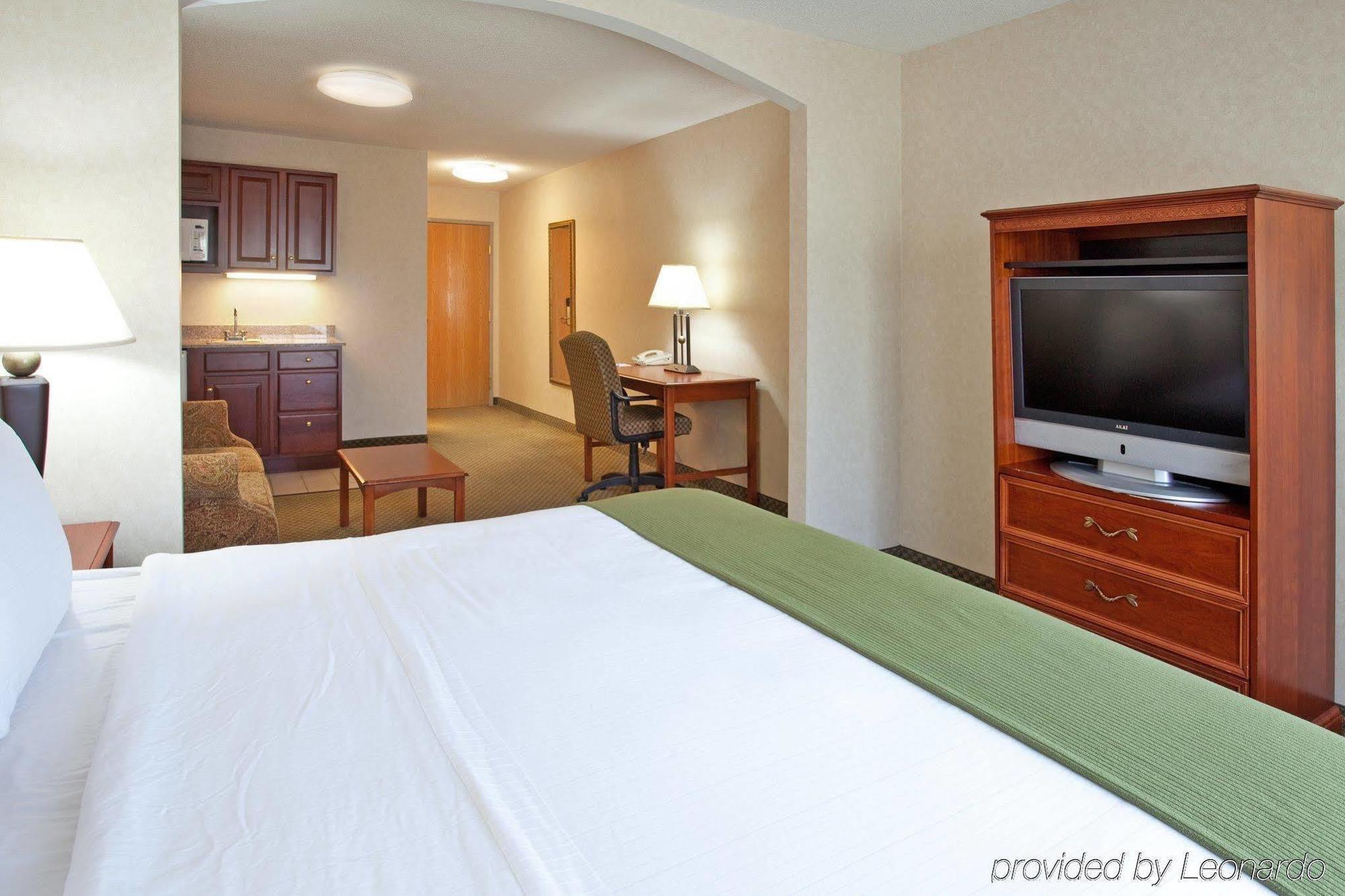 Holiday Inn Express Hotel & Suites Elkhart-South By Ihg Exterior foto